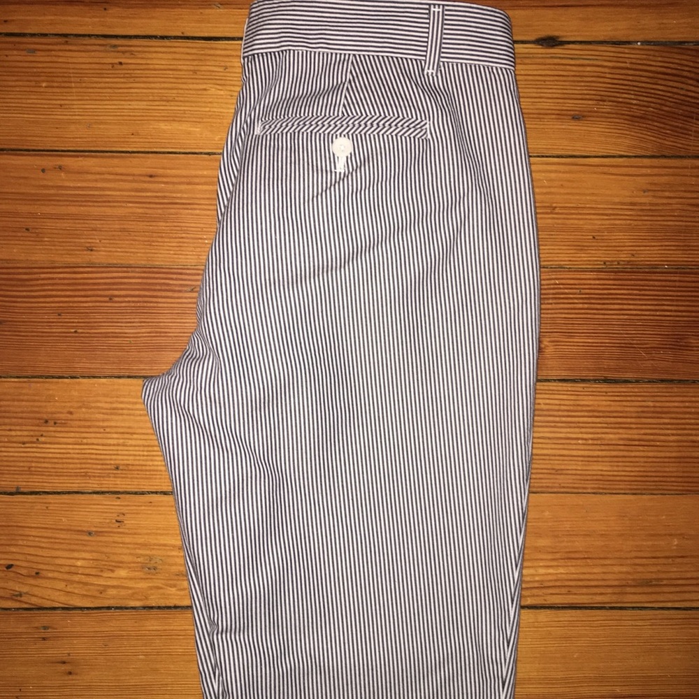 GAP, size 4, pin stripe blue & white cropped pants
